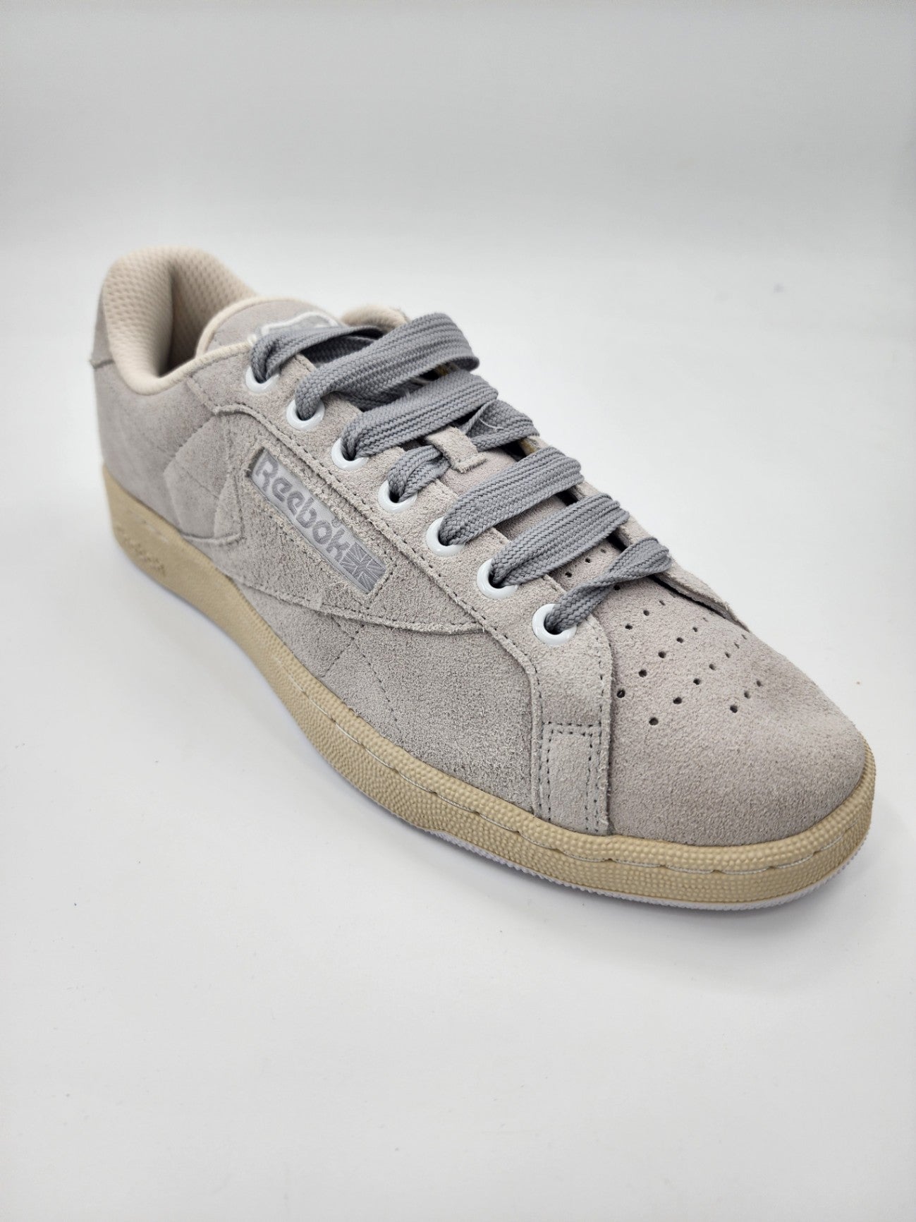 New Reebok Suede Solid Beige Club Men's Casual Sneakers Size UK 9.5