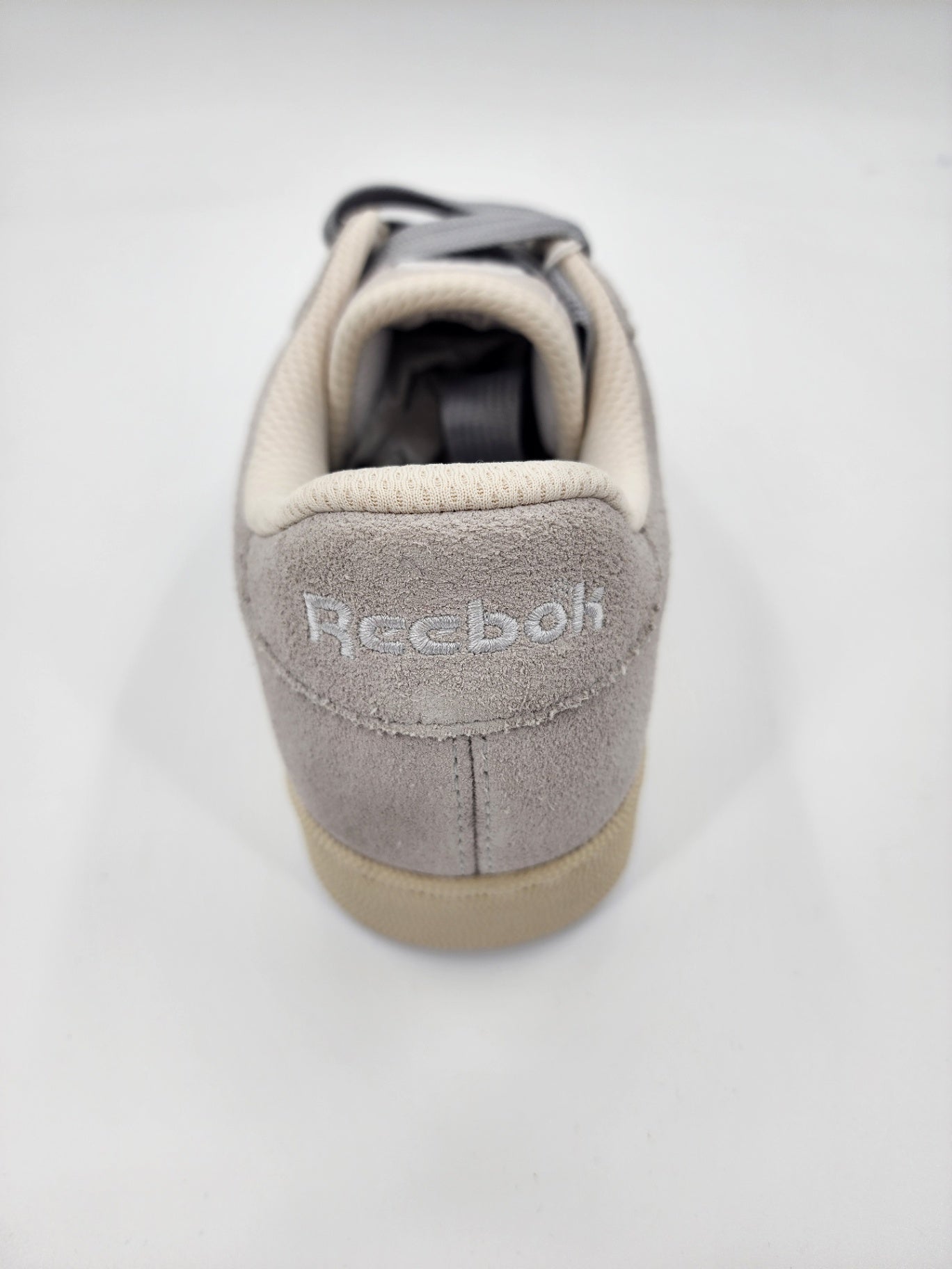 New Reebok Suede Solid Beige Club Men's Casual Sneakers Size UK 9.5