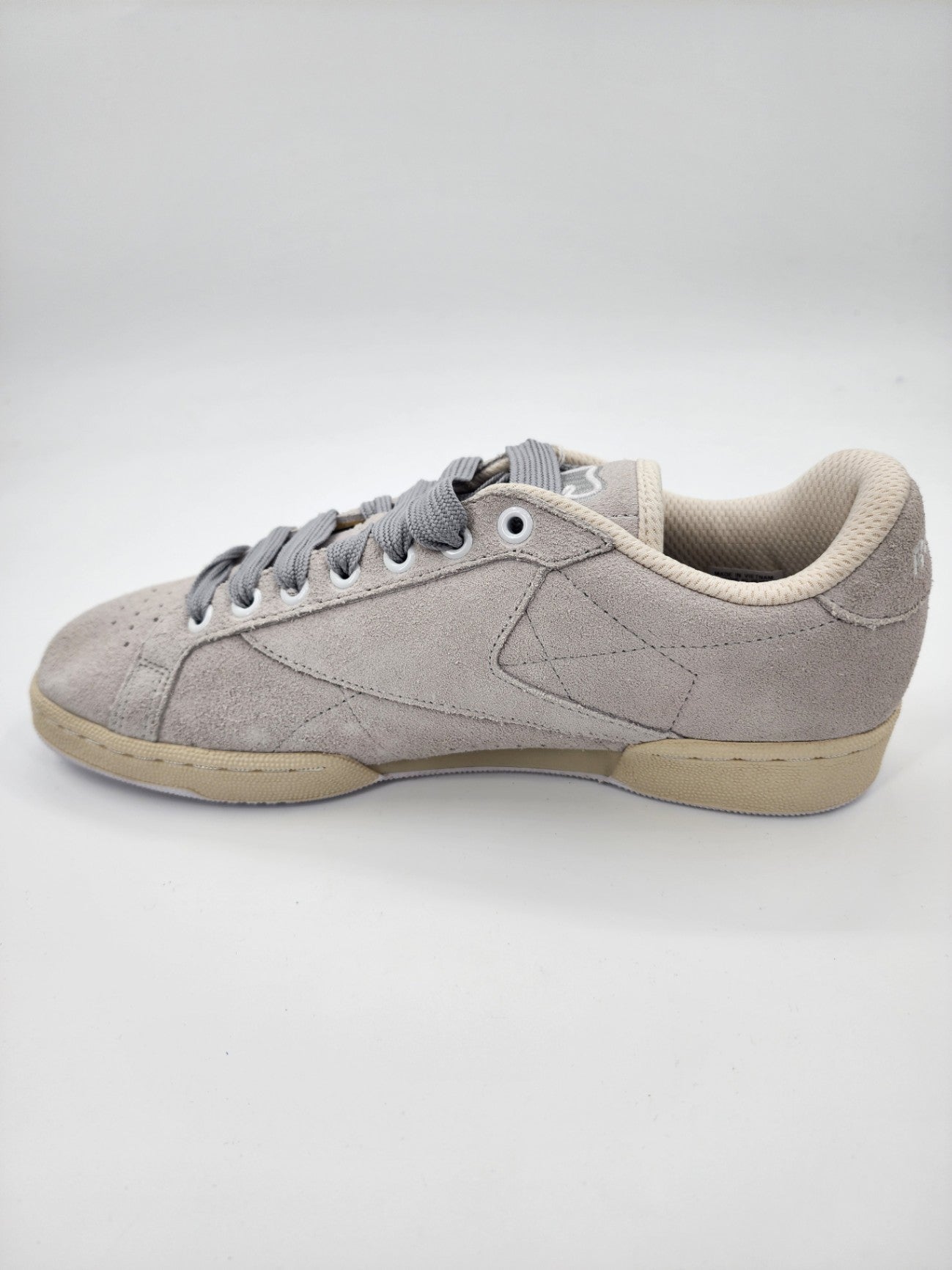 New Reebok Suede Solid Beige Club Men's Casual Sneakers Size UK 9.5