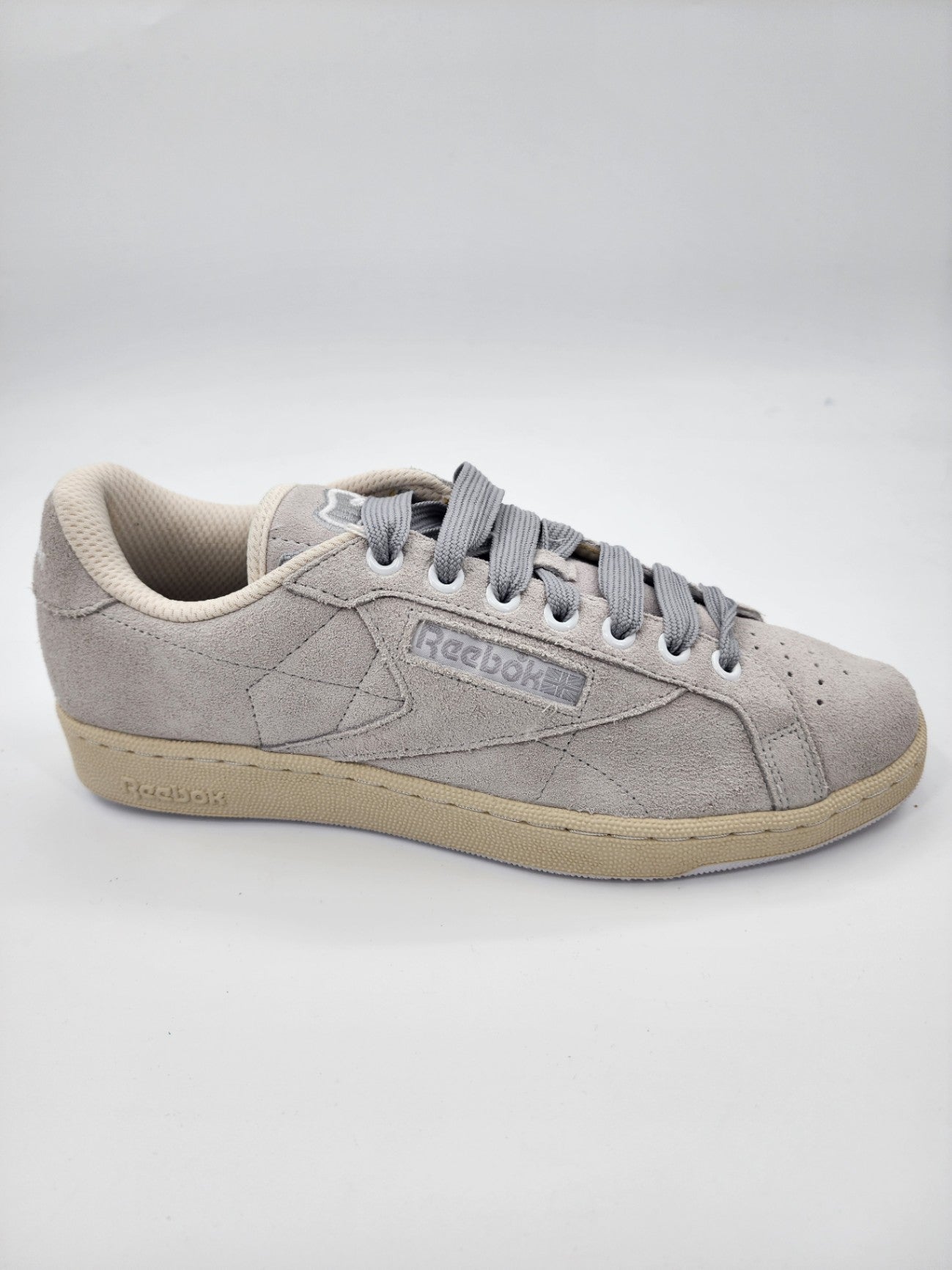 New Reebok Suede Solid Beige Club Men's Casual Sneakers Size UK 9.5